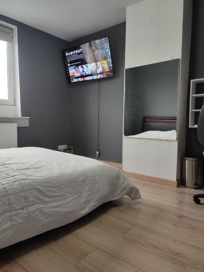 Chambre Prive Dans Une Maison Avec Terrasse Et Jardin Salles De Bain Partagees Apartment Lille Ngoại thất bức ảnh